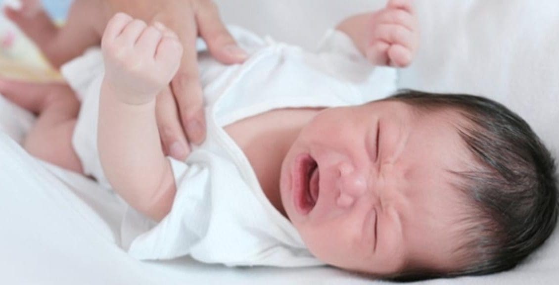 أعراض الغازات عند الرضع