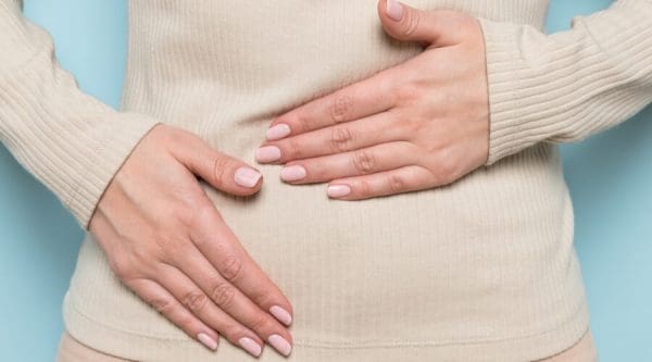 علاج انتفاخ البطن بعد الولادة القيصرية