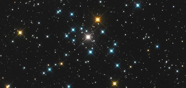 كم عدد النجوم في السماء