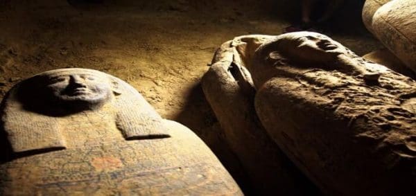 كيفية استخراج الآثار الفرعونية من باطن الأرض