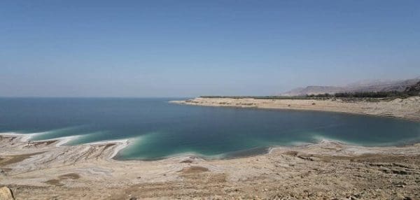 لماذا سمي البحر الميت بالبحيرة المقلوبة