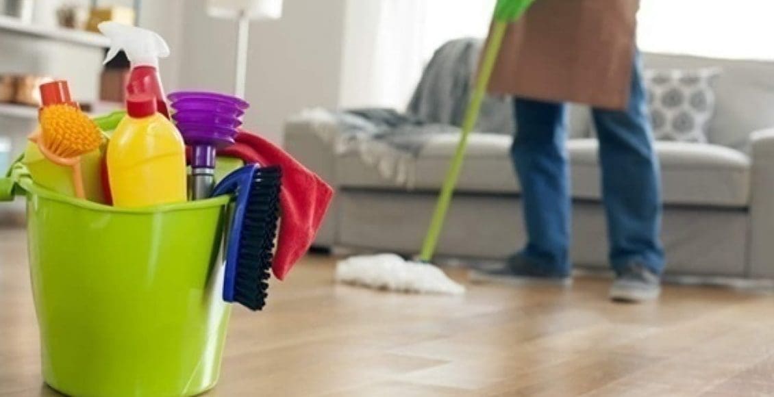قائمة أدوات التنظيف المنزلية الأساسية