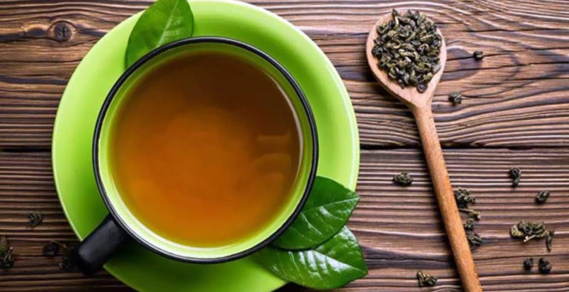 فوائد شرب الشاي الأخضر على الريق