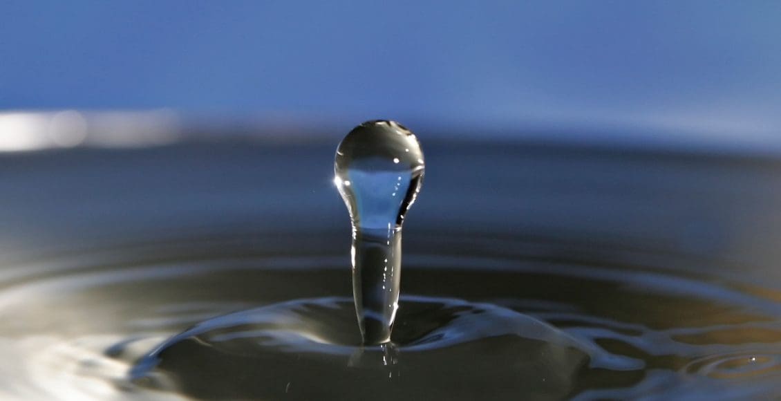 أين نجد معظم الماء العذب في الأرض؟