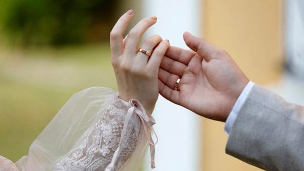 حكم المرأة التي تمنع زوجها من الزواج