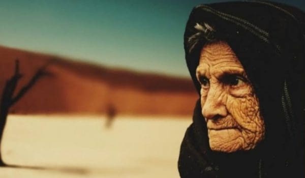 Interpretarea unui vis despre bunica mea decedată care se întoarce la viață într-un vis - site-ul Ziada