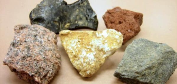 بحث عن الصخور والمعادن