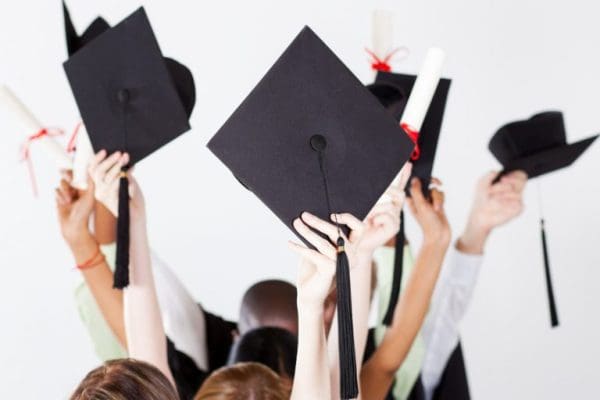 هل تقبل الجامعات شهادة ثانوي انتساب